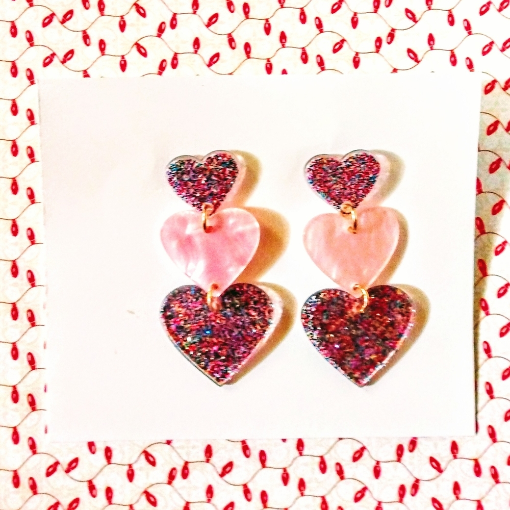 Heart glitter dangle earrings